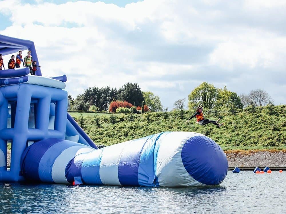 Tour aquatique gonflable géante – Canopy Slide & Blob Launch Tower 01