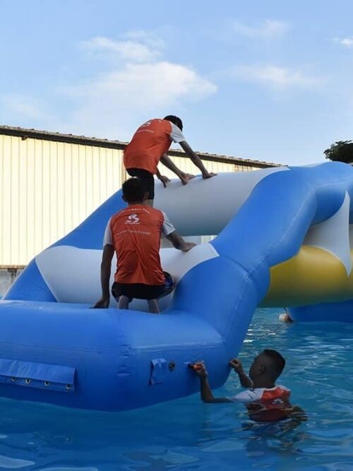 Obstacles aquatiques gonflables pour parcs aquatiques commerciaux