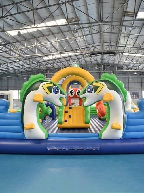 Parc aquatique gonflable pour enfants sur le thème de l’océan