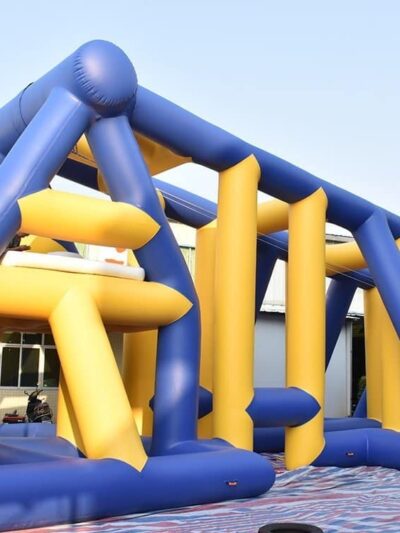 Structures aquatiques gonflables commerciales pour aquaparcs – Zipline 01