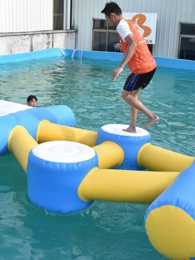 Parcours d’obstacles aquatiques extérieurs commerciaux Bouncia — New Frog Jump 01