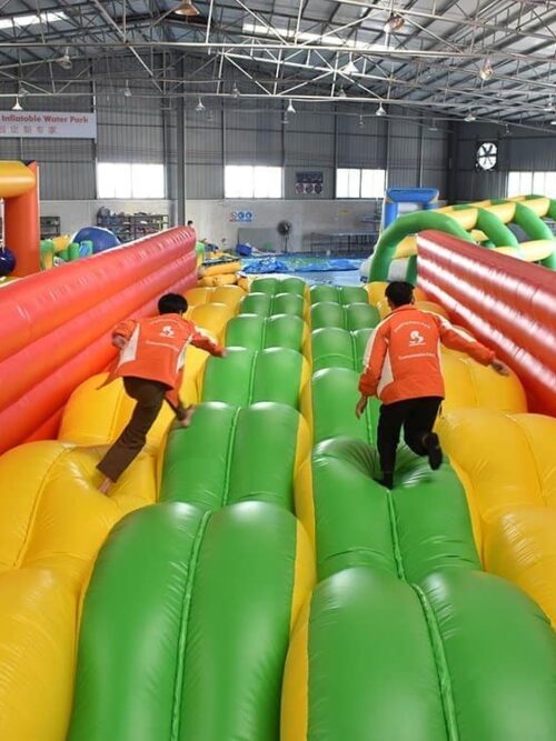 Parcours d’obstacles gonflable 5 km personnalisable gratuitement