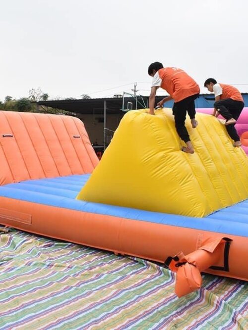 Parcours d’obstacles gonflable personnalisable gratuitement à vendre