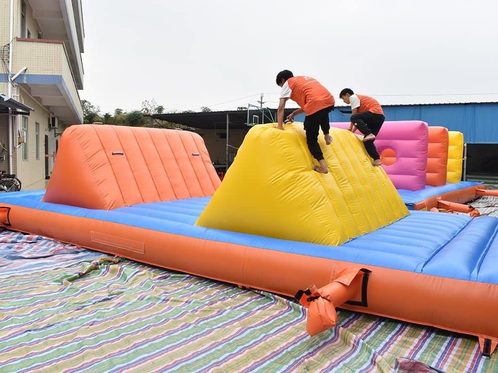 Parcours d’obstacles gonflable personnalisable gratuitement à vendre