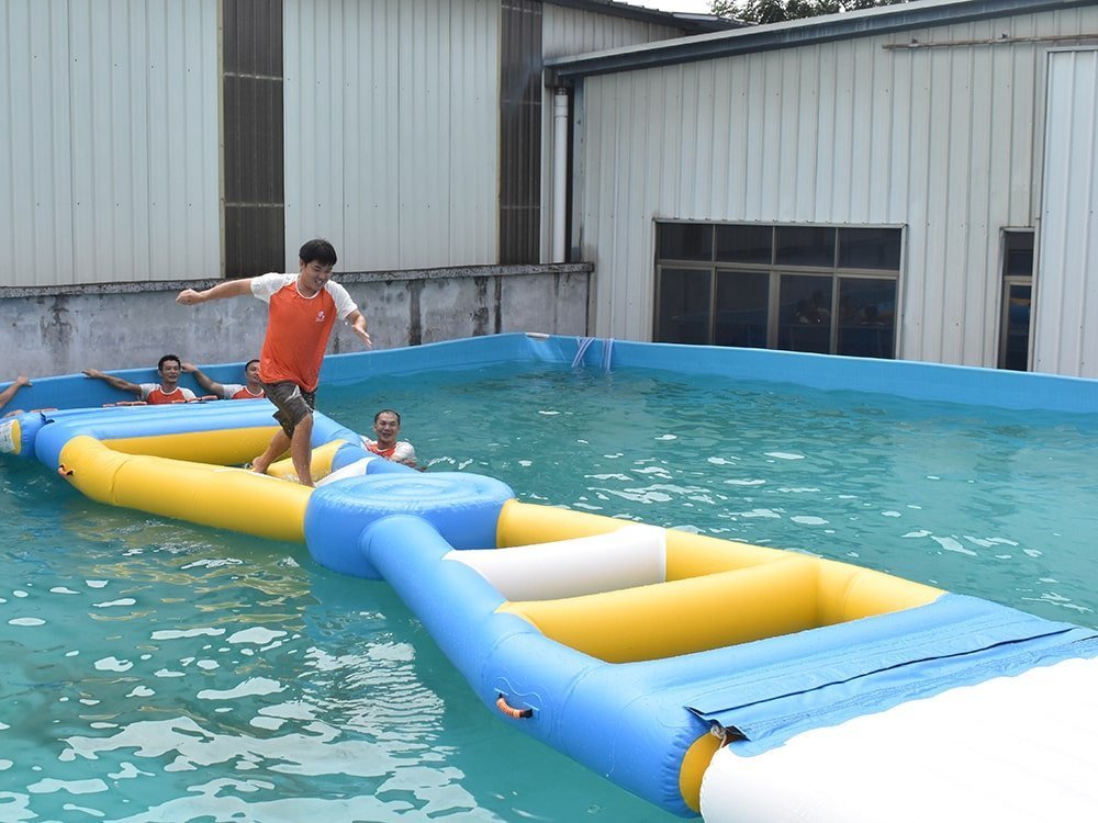 Module de traversée en équilibre Bouncia pour parcs aquatiques gonflables