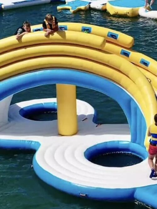 Toboggan aquatique flottant gonflable avec support d’escalade