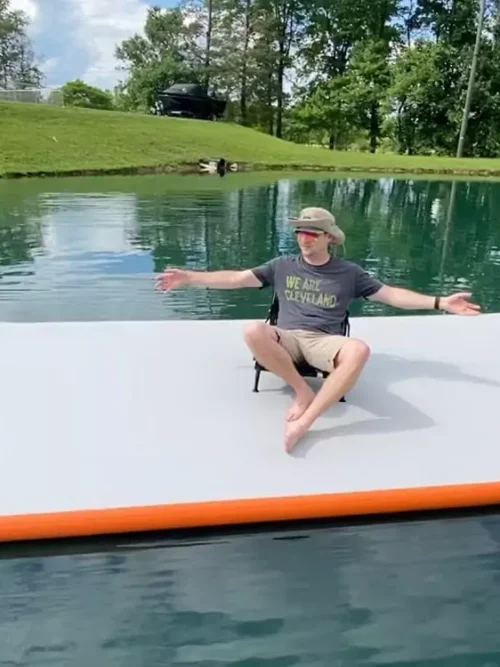 Plateforme gonflable pour yacht en matériau drop stitch