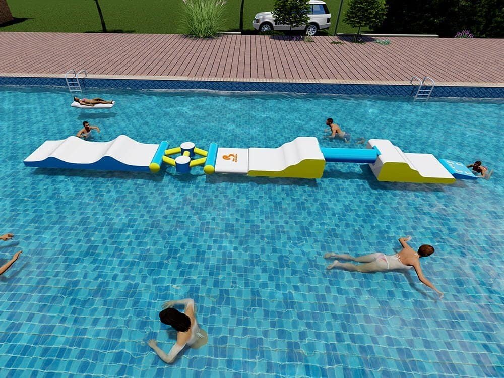 Parcours d’obstacles gonflable pour piscine peu profonde pour s’amuser dans l’eau