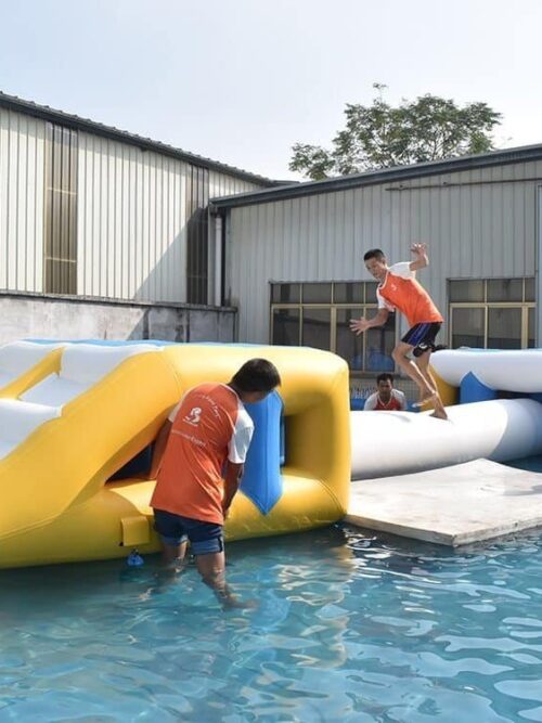 Parcours d’obstacles aquatique gonflable personnalisé à vendre