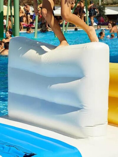 Parcours d’obstacles gonflable pour structures en eau libre — SolidWall Hurdle 01