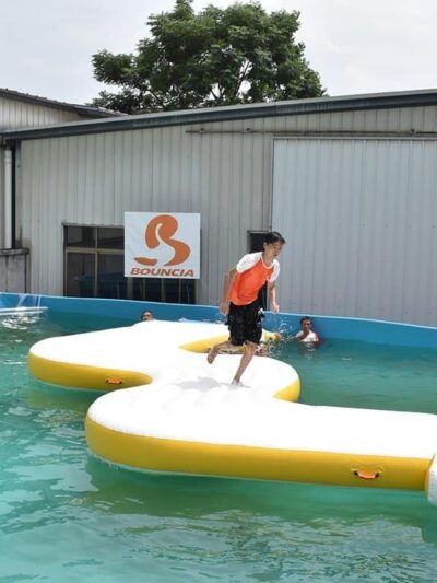Achetez de l’équipement de parc aquatique gonflable pour eau libre — W Corner 01
